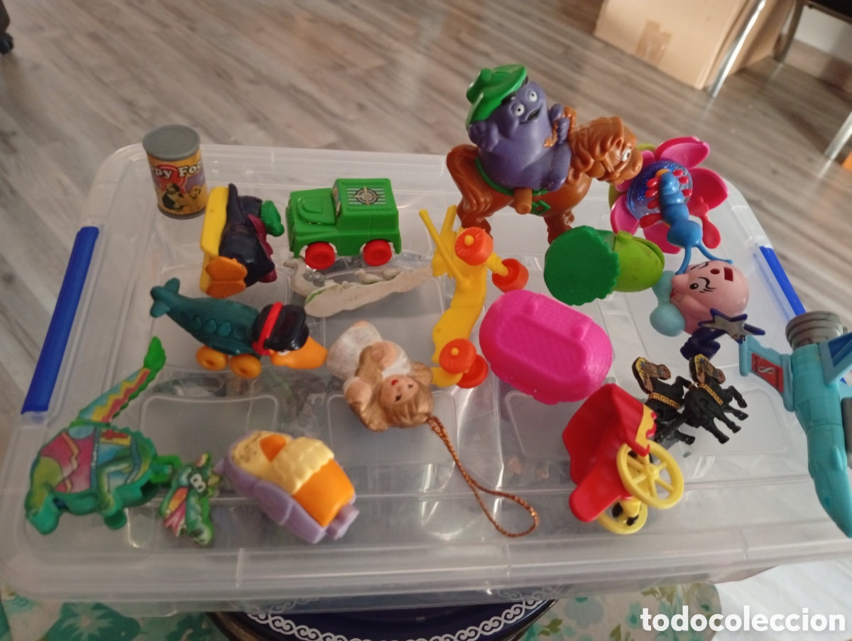 Figuras de goma y PVC: Lote 110 figuras Kinder buen estado