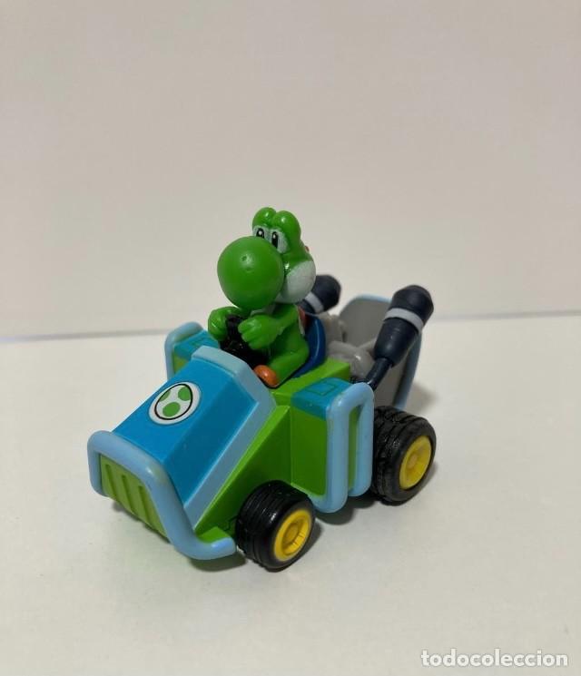 Figuras de goma y PVC: Juguete Yoshi con coche a fricci&oacute;n 6cm, Nintendo #153