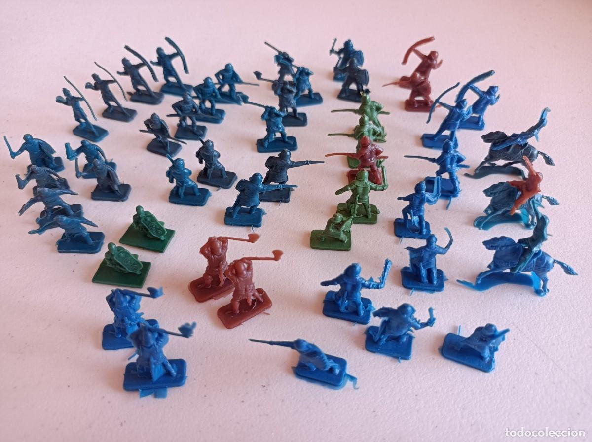 Figuras de goma y PVC: GUERREROS DE PL&Aacute;STICO MONTAPLEX SERIE IVANHOE