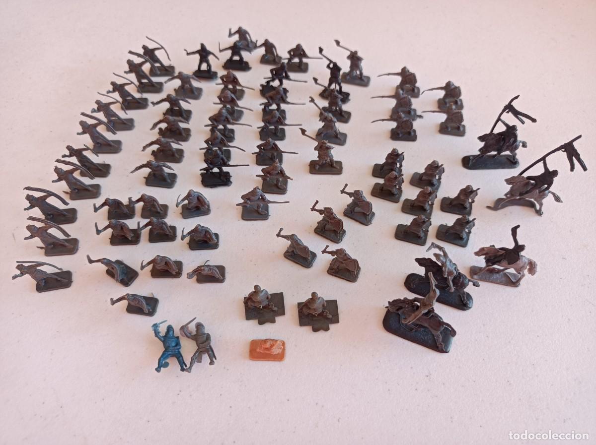 Figuras de goma y PVC: GUERREROS DE PL&Aacute;STICO GRIS MONTAPLEX SERIE IVANHOE