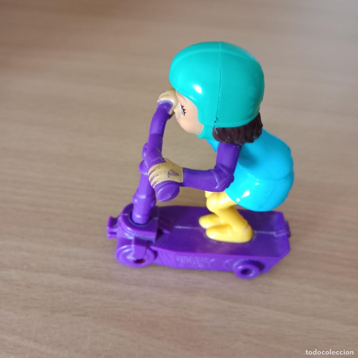 Figuras de goma y PVC: PATINADORA CON PAT&Iacute;N Y CASCO - FIGURA PVC DURO - BURGER KING - MATTEL - A&Ntilde;O 2019.