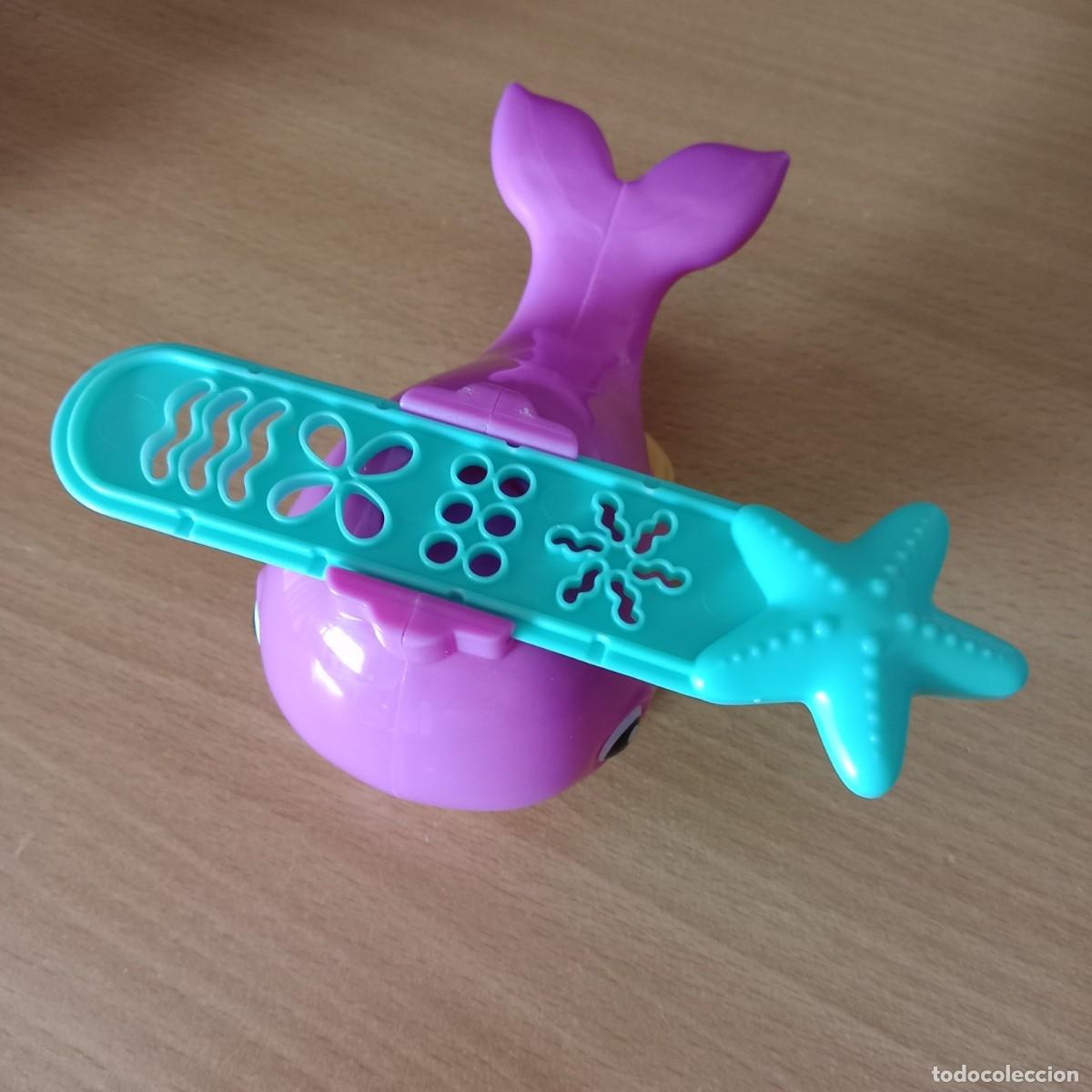 Figuras de goma y PVC: BALLENA CON SOPORTE PALANCA PARA PLASTILINA PLAY-DOH - STARTERS - HASBRO - A&Ntilde;O 2023.