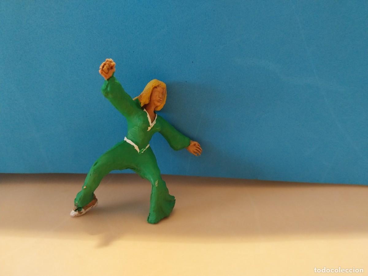 Figuras de goma y PVC: FIGURA REINA SIGRID 2. SERIE CAPIT&Aacute;N TRUENO. ESTEROPLAST
