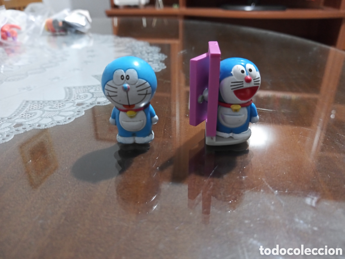 Figuras de goma y PVC: Dos figuras de Doraemon. Usados. ACEPTABLE.
