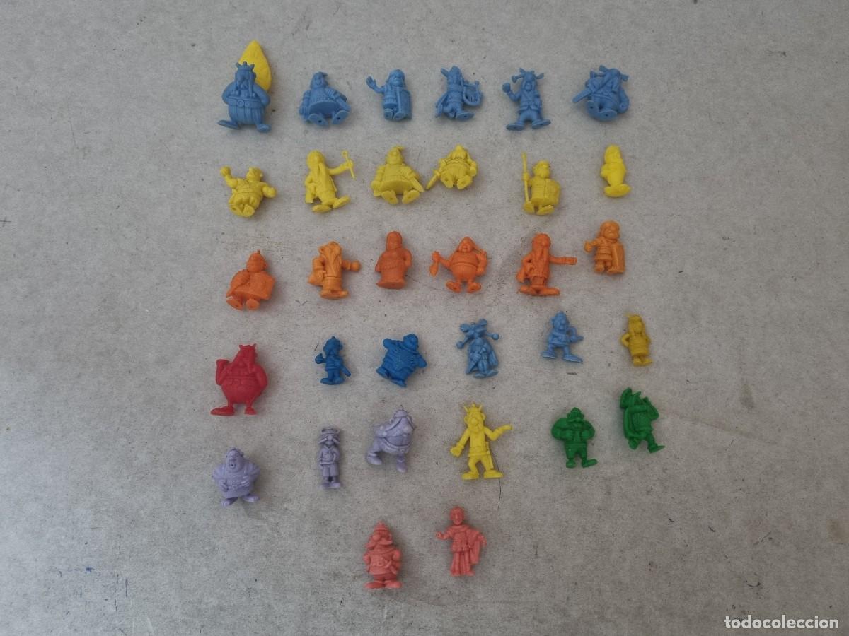 Figuras de goma y PVC: Lote de 32 figuras de Dunkin de la Serie Asterix y Obelix