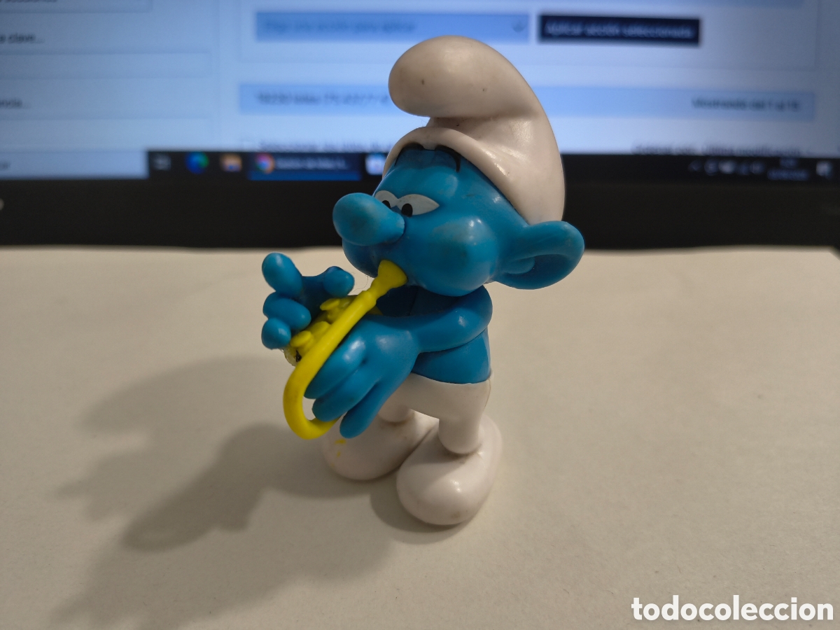 Figuras de goma y PVC: PITUFO TROMBON, TROMPETA,