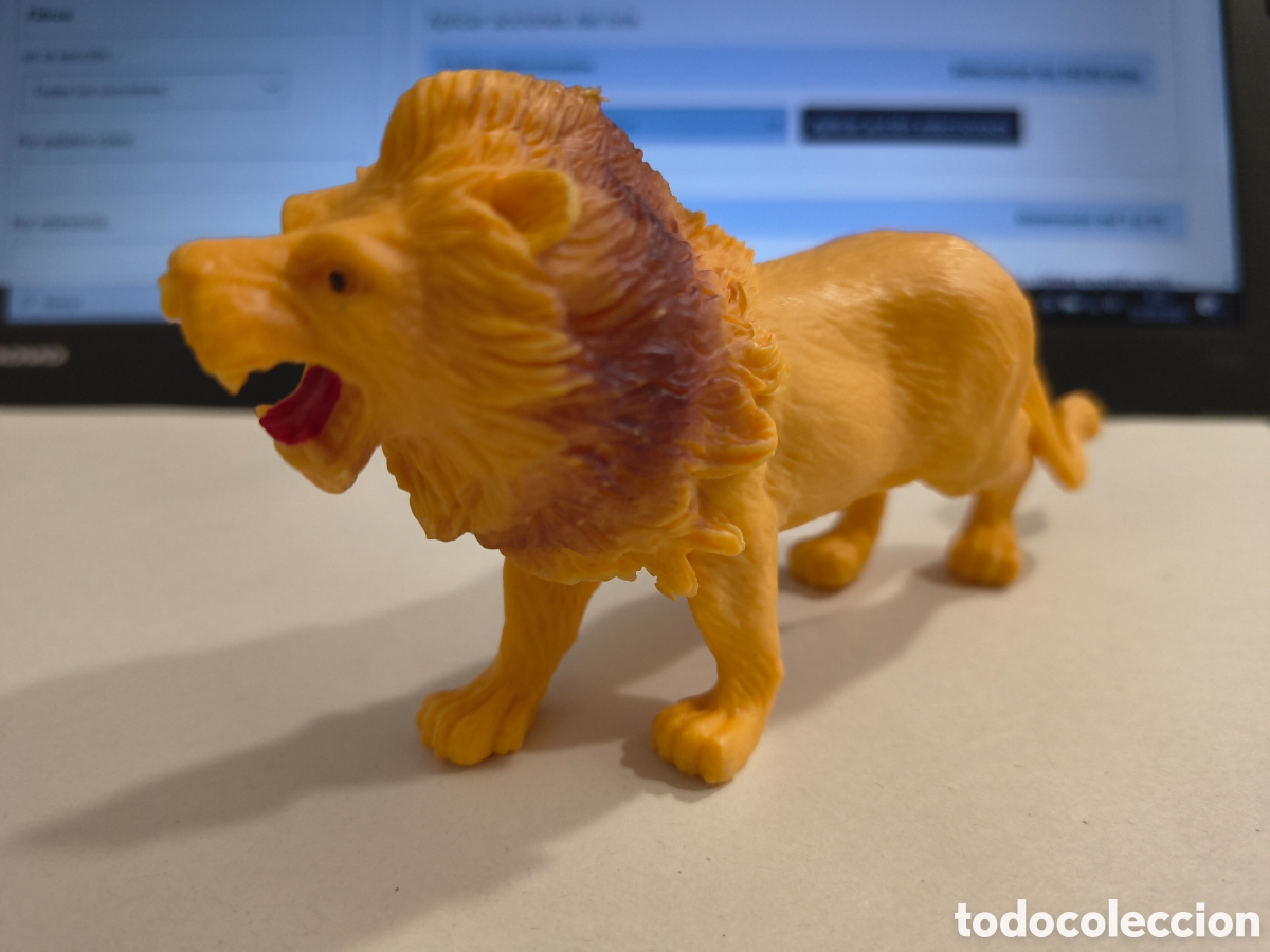 Figuras de goma y PVC: FIGURA DE LEON SIN MARCA