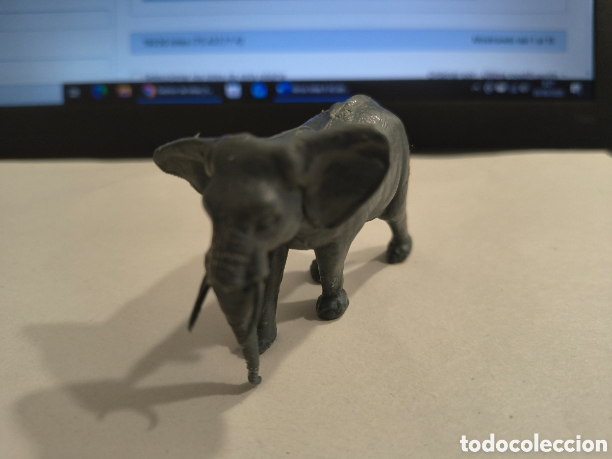 Figuras de goma y PVC: FIGURA DE ELEFANTE SIN MARCA