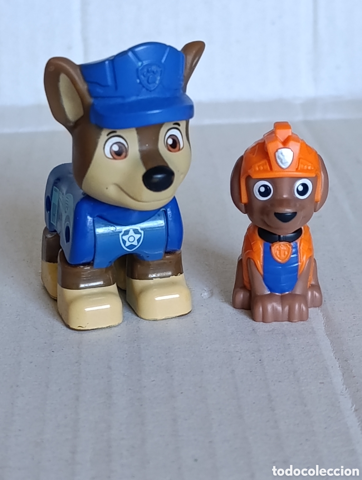 Figuras de goma y PVC: DOS FIGURAS / EN PVC / DE LA PATRULLA CANINA