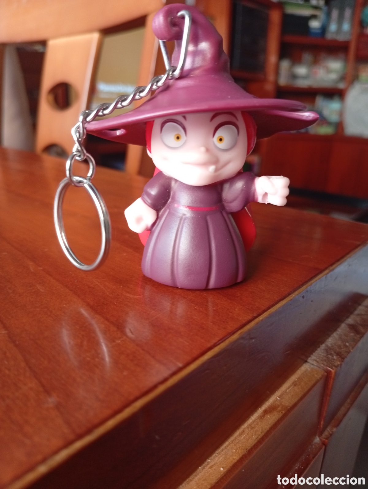 Figuras de goma y PVC: MU&Ntilde;ECO FIGURA MU&Ntilde;ECA BRUJA PORTA CHUPACHUPS CHUPA CHUPS LLAVERO