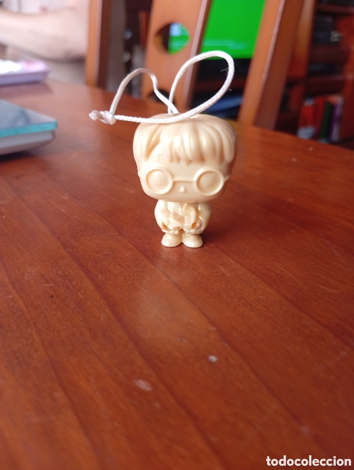 Figuras de goma y PVC: MU&Ntilde;ECO FIGURA FUNKO KINDER HARRY POTTER DORADO EDICION ESPECIAL