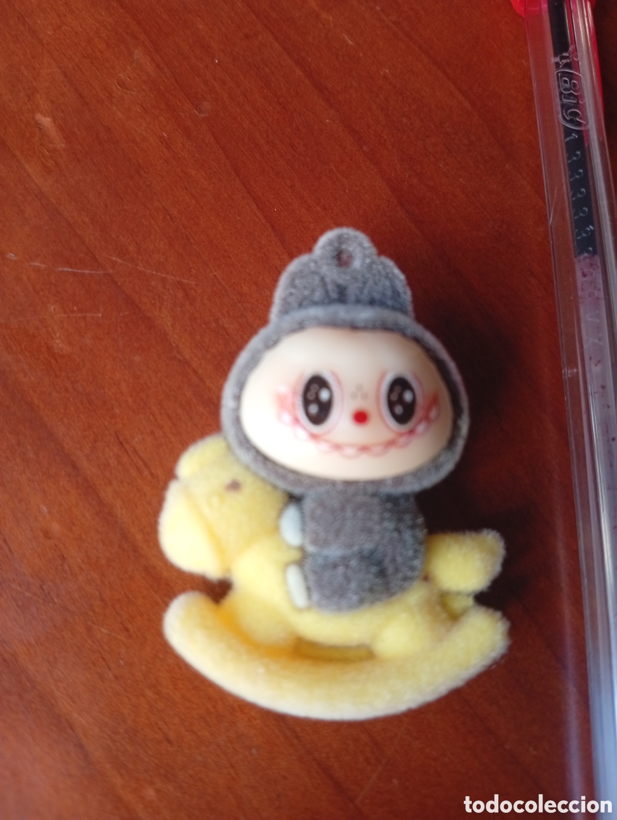 Figuras de goma y PVC: MU&Ntilde;ECO FIGURA LABUBU MINI FLOCADO TERCIOPELO