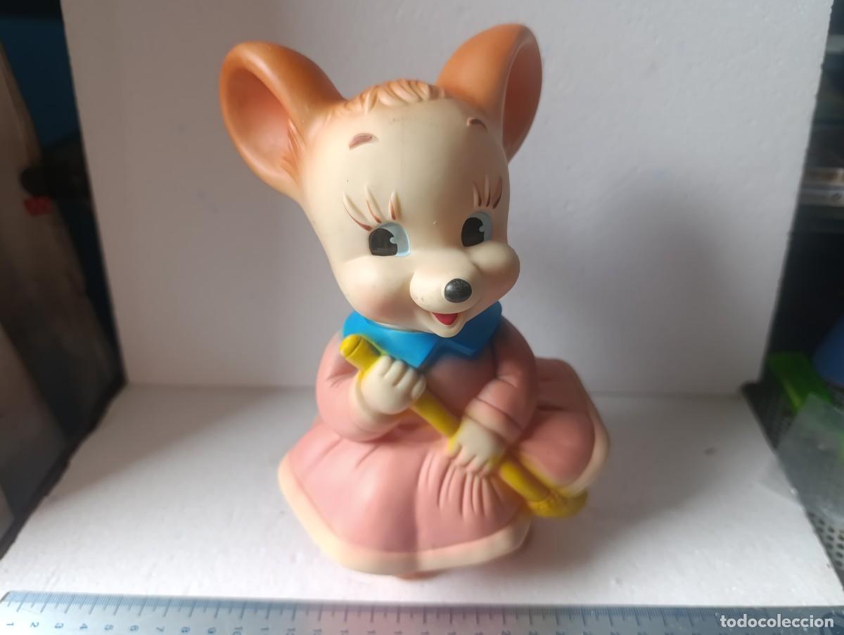 Figuras de goma y PVC: FIGURA DE PVC -LA RATITA PRESUMIDA - FAMOSA - ( TIENE AGUJERO EN PIE )