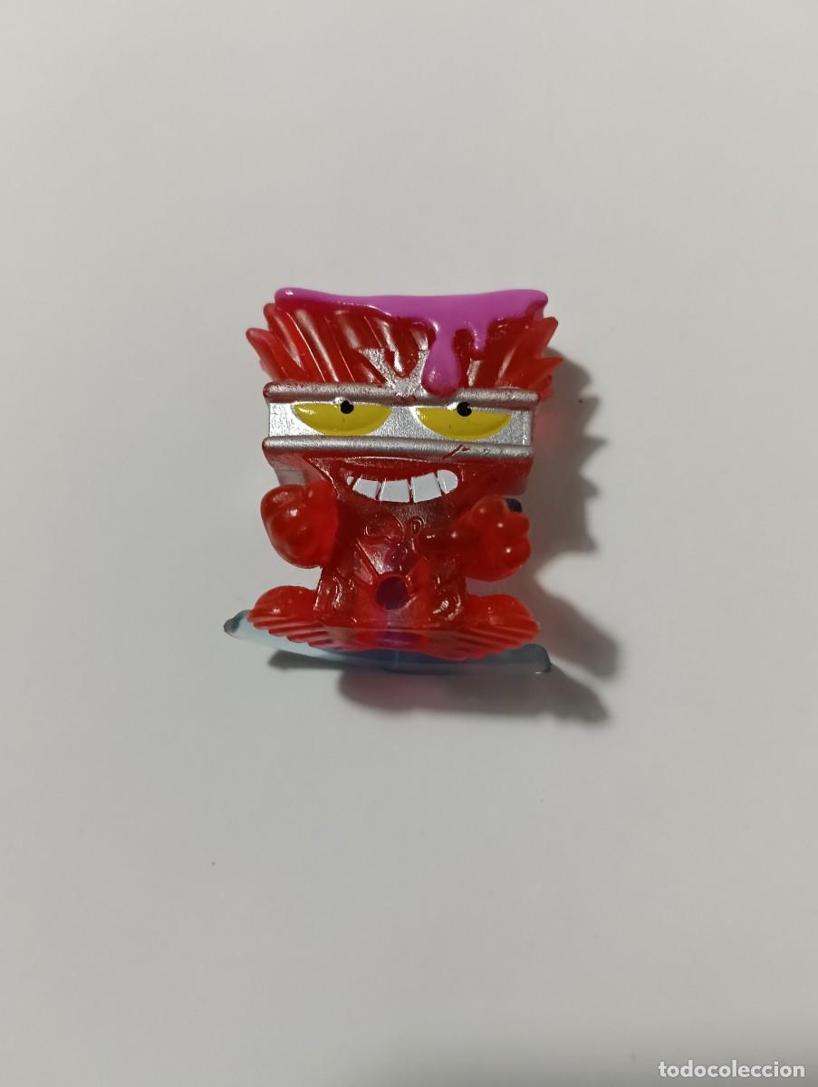 Figuras de goma y PVC: Superthing paintful 679 serie 9