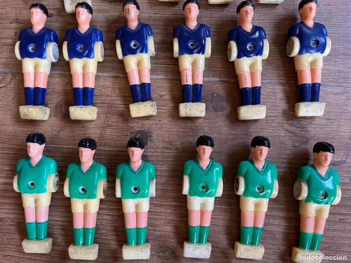 Figuras de goma y PVC: 22 ANTIGUOS MU&Ntilde;ECOS DE FUTBOL&Iacute;N - de pl&aacute;stico
