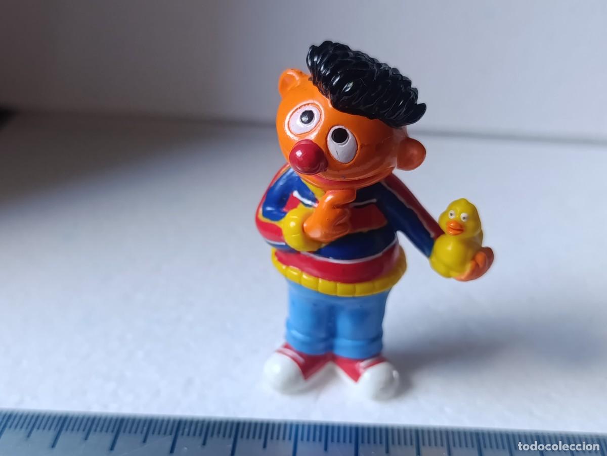 Figuras de goma y PVC: FIGURA DE PVC - EPI - BARRIO SESAMO - YOLANDA - ( )