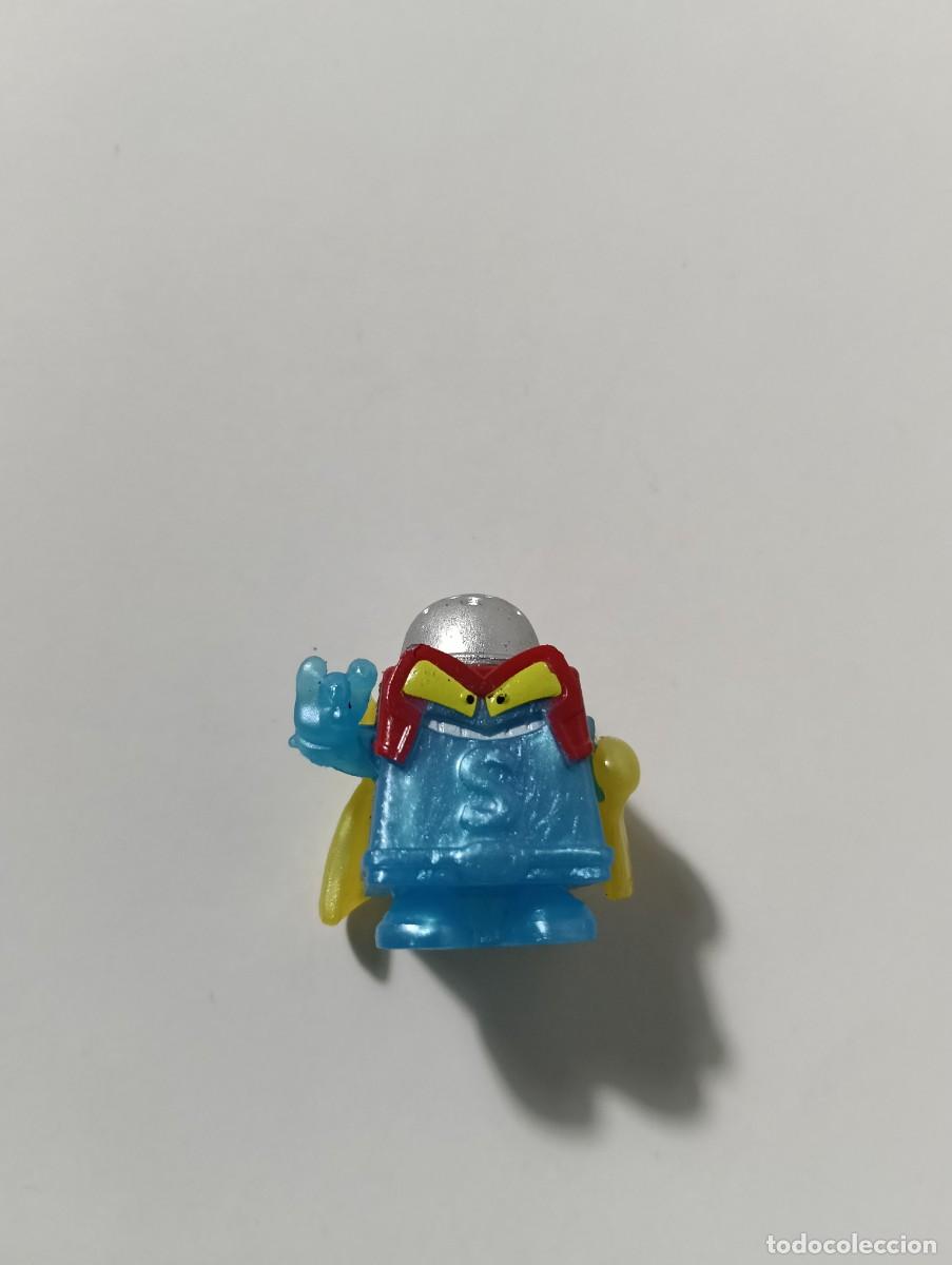Figuras de goma y PVC: Superthing salterror V47B s&egrave;rie 16