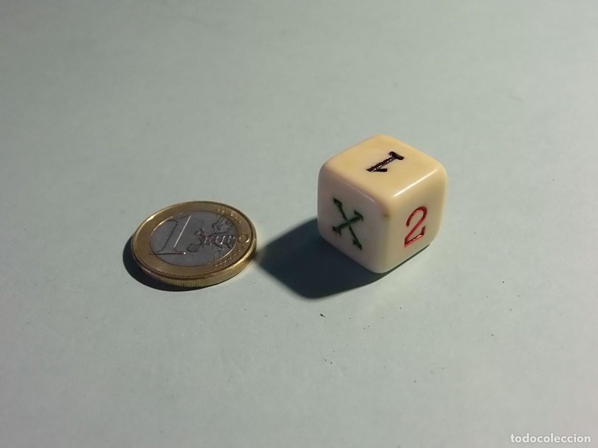 Figuras de goma y PVC: DADO PARA JUGAR A LA QUINIELA 1, X Y 2. TAMA&Ntilde;O 16 MM.
