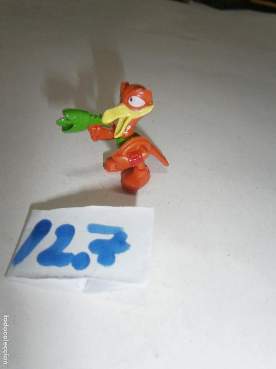 Figuras de goma y PVC: FIGURA DE GOMA O PVC - PEQUE&Ntilde;O DINOSAURIO???