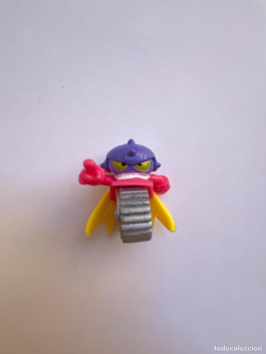 Figuras de goma y PVC: Superthing Slicerous V66B serie 16