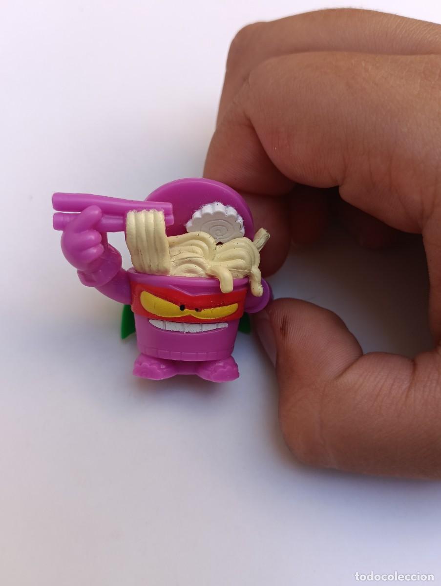 Figuras de goma y PVC: Superthing rameniac V48A s&egrave;rie 16