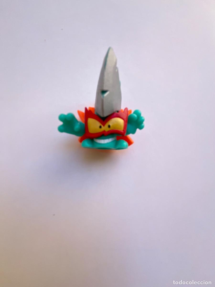 Figuras de goma y PVC: Superthing Ax Attax V59A