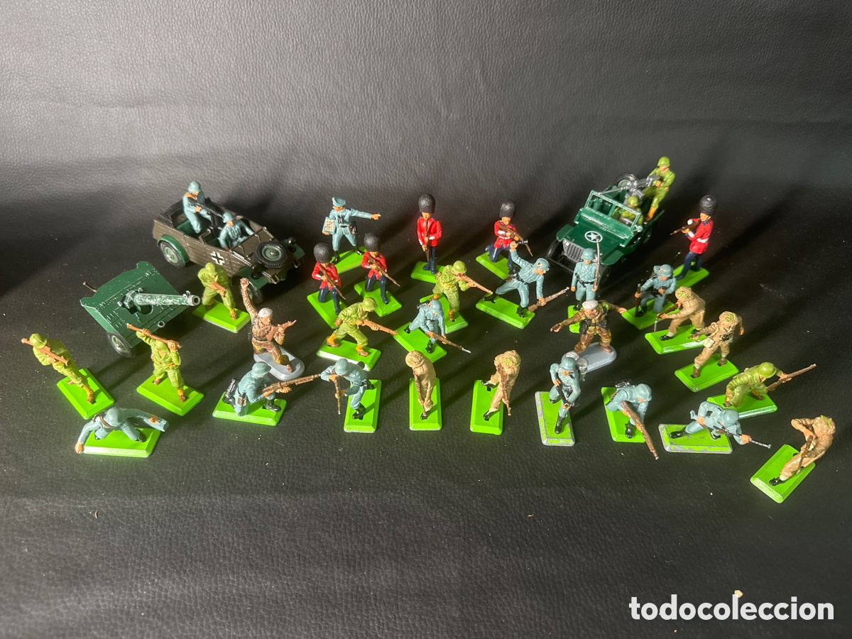 Figuras de goma y PVC: LOTE DE SOLDADOS BRITAINS, COCHES...
