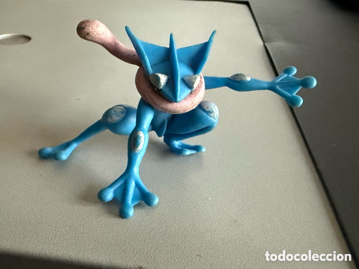 Figuras de goma y PVC: GRENINJA. PVC. POKEMON
