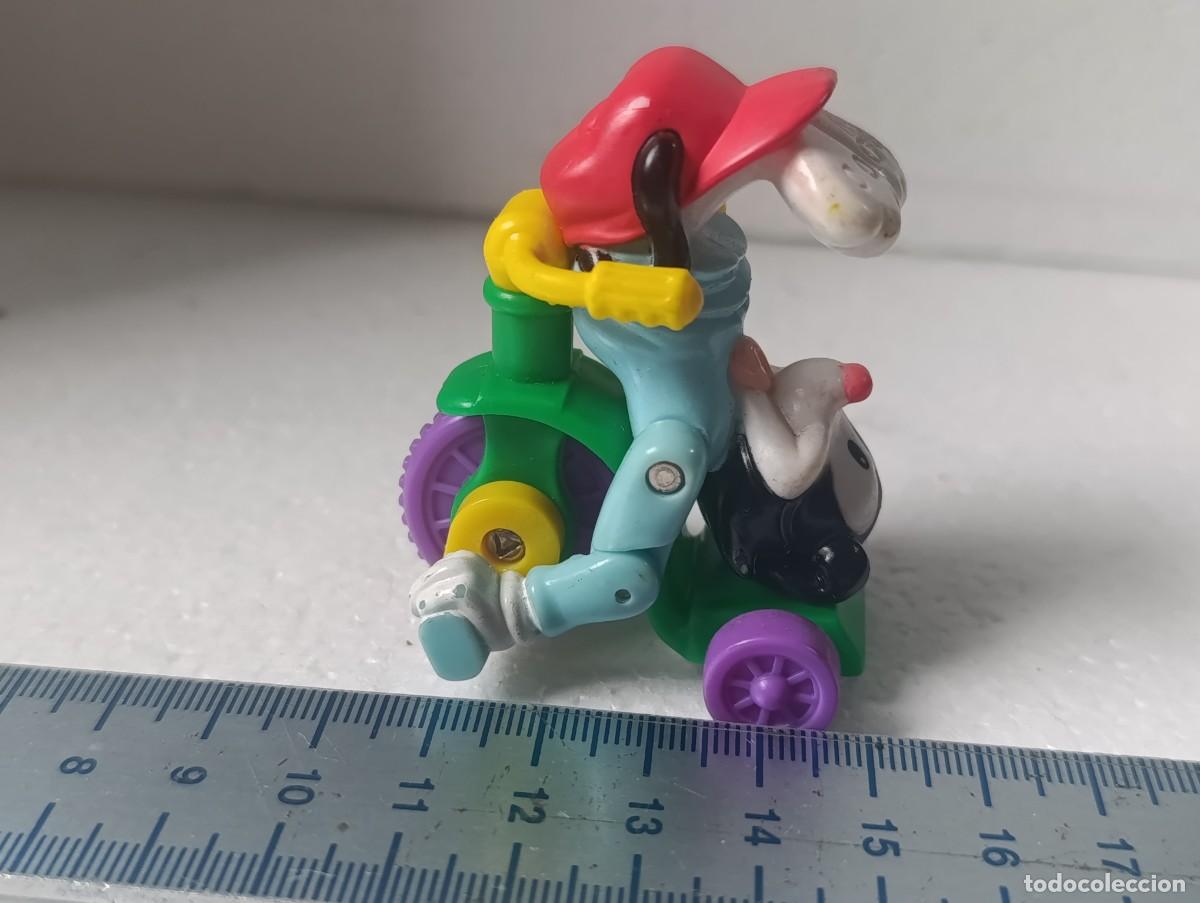 Figuras de goma y PVC: FIGURA DE PVC - WAKKO EN TRICICLO - WARNER 1993 - MCDONALDS - ( )
