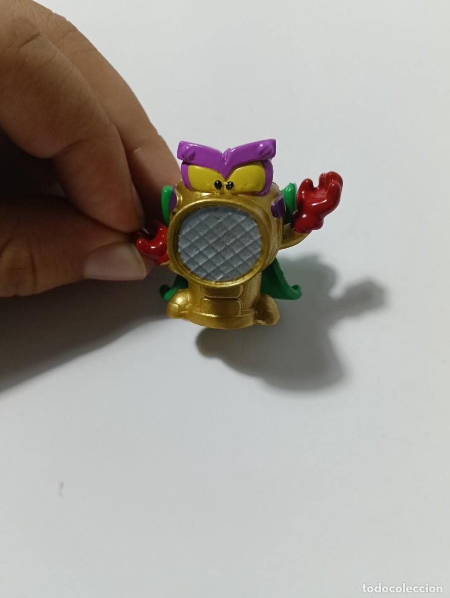 Figuras de goma y PVC: Superthing master dry V22 serie 14