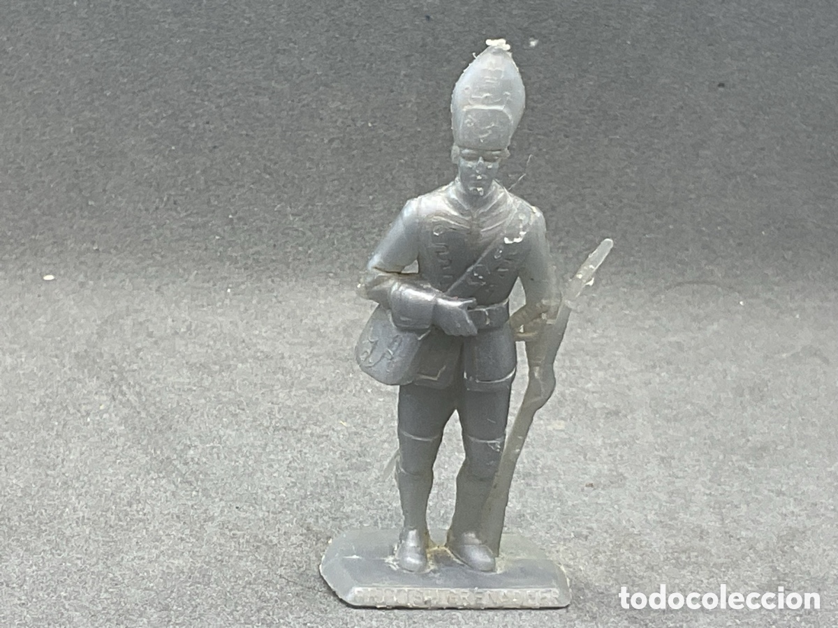 Figuras de goma y PVC: ANTIGUA FIGURITA EN PLASTICO GRANADERO BRITANICO. PROMOCIONAL DE PHOSKITOS.