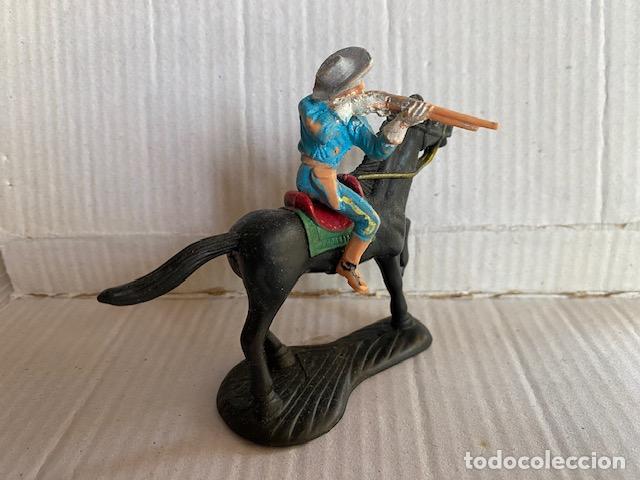 Figuras de goma y PVC: Soldado Nordista, Federal a caballo disparando. Sin identificar marca. Pech?