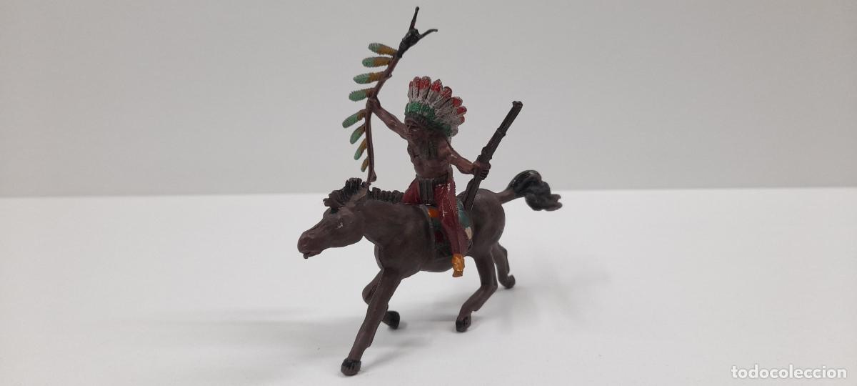 Figuras de goma y PVC: JEFE INDIO A CABALLO . REALIZADO POR PECH . ORIGINAL A&Ntilde;OS 50 EN GOMA