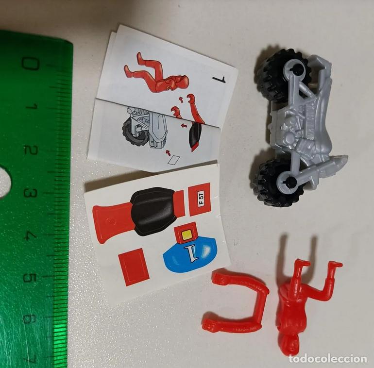 Figuras de goma Kinder: figura kinder k03 03 mini montable motorista pegatinas stickers escala moto bpz papel