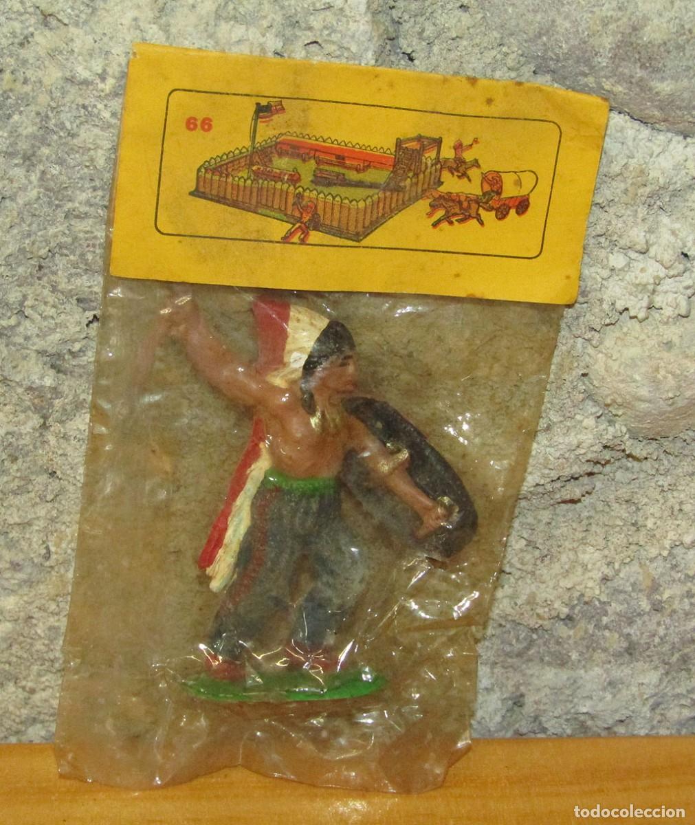 Figuras de goma y PVC: PLASTICOS PARRADO - ANTIGUA FIGURA INDIO - NUEVA Y EN SU BOLSA - AZUL/ROJO