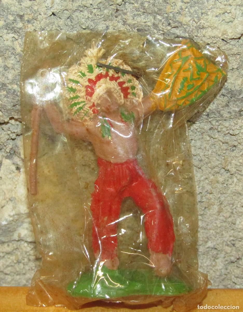 Figuras de goma y PVC: PLASTICOS PARRADO - ANTIGUA FIGURA INDIO - NUEVA Y EN SU BOLSA - ROJO/AMARILLO