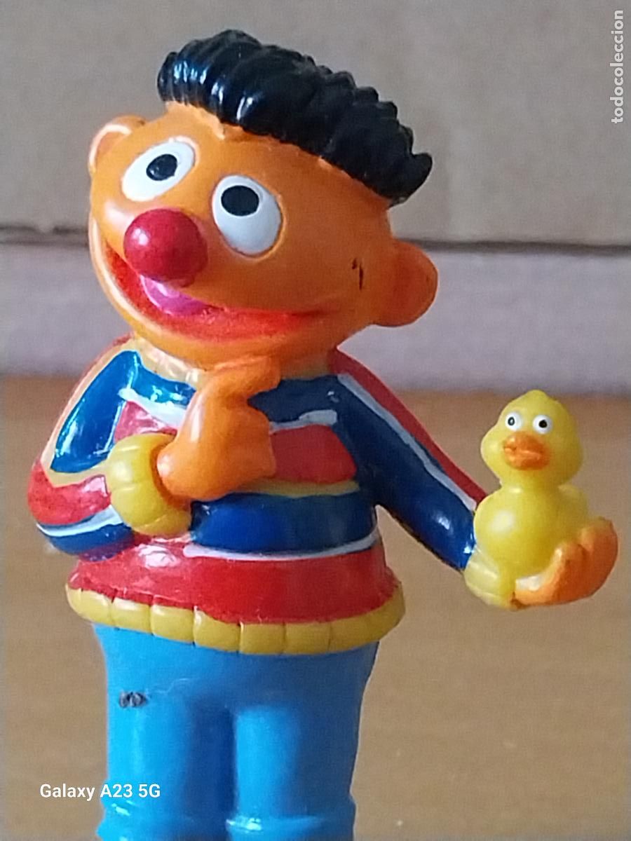 Figuras de goma y PVC: EPI BARRIO SESAMO SESAME STREET FIGURA YOLANDA ORIGINAL GOMA 6.5CMS ALTO PATITO MANO
