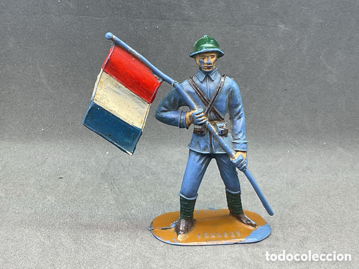 Figuras de goma y PVC: Antigua Figura Comansi. Soldado Franc&eacute;s con la Bandera . Serie Ej&eacute;rcitos del Mundo. Pl&aacute;stico.