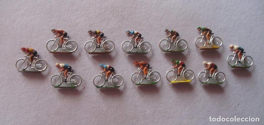 Rubber and PVC Figures: PELOTON DE DOCE CICLISTAS SOTORRES