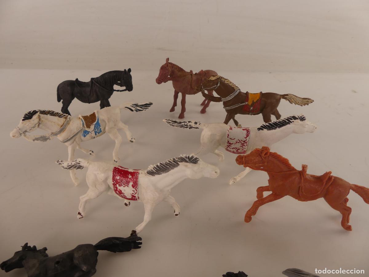Figuras de goma y PVC: LOTE DE CABALLOS DE PVC - Foto 2