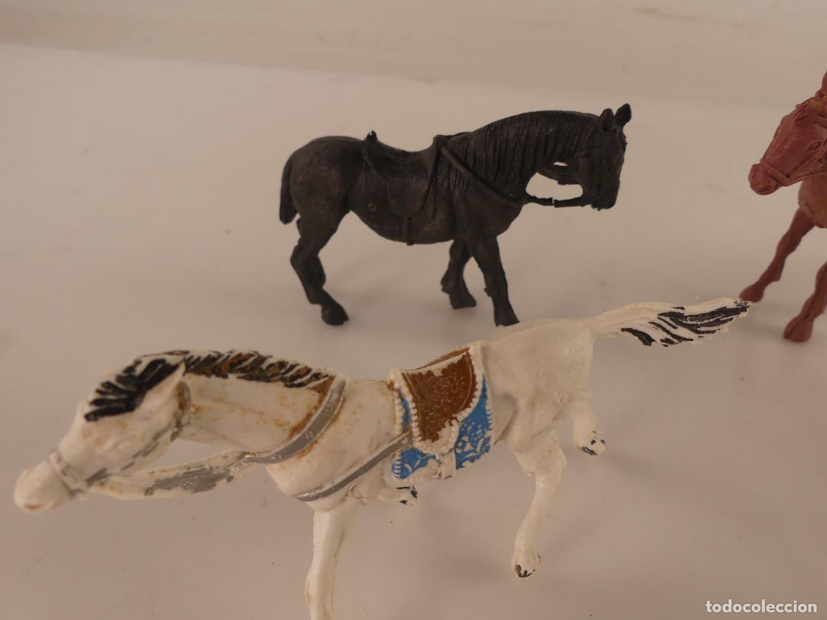 Figuras de goma y PVC: LOTE DE CABALLOS DE PVC - Foto 3