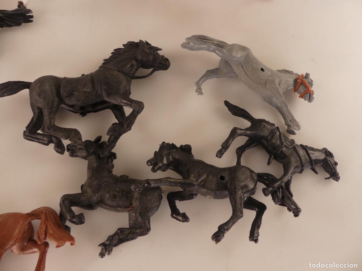 Figuras de goma y PVC: LOTE DE CABALLOS DE PVC - Foto 7