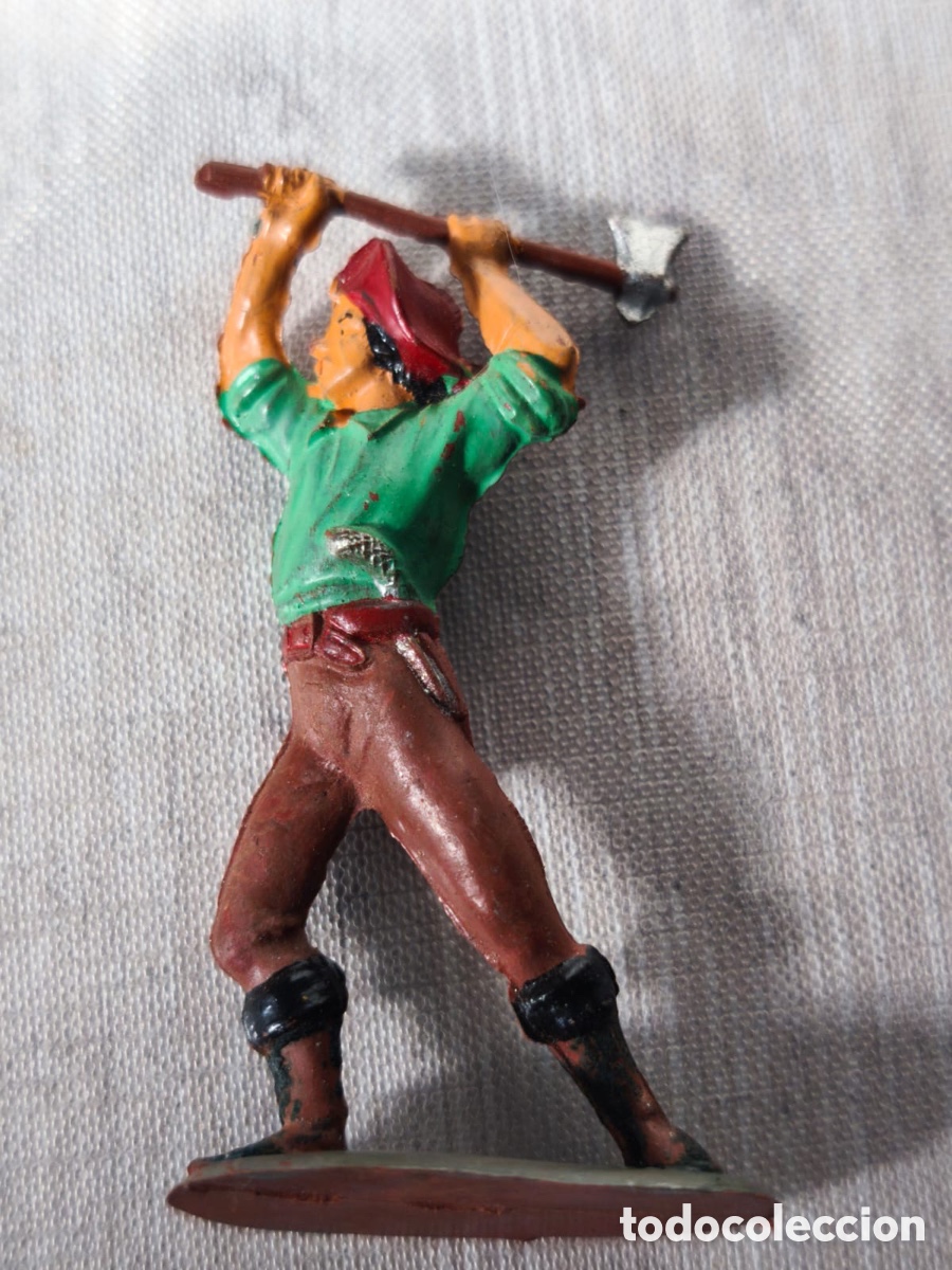 Figuras de goma y PVC: Antigua figura de goma Reamsa &ndash; Pirata alzando hacha / abordaje (A&ntilde;os 50) &ndash; N.&ordm; 102