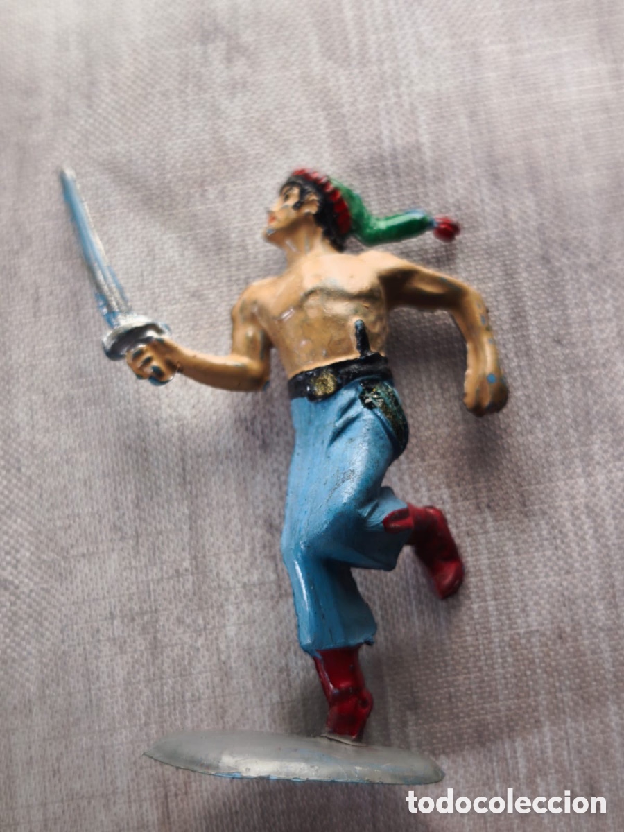 Figuras de goma y PVC: Antigua figura de goma Pech Hnos / Jecsan &ndash; Pirata al ataque corriendo con espada (A&ntilde;os 50)