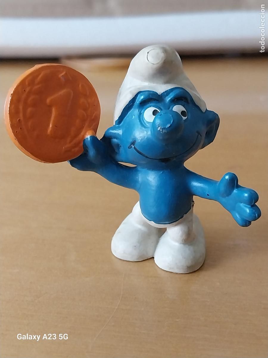 Figuras de goma y PVC: PITUFO MONEDA FIGURA 5CMS ALTO PEYO HONG KONG SCHLEICH PINTADO A MANO