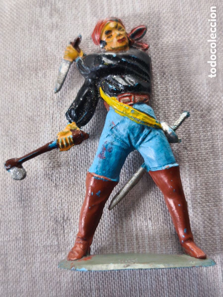 Figuras de goma y PVC: Antigua figura de goma Reamsa &ndash; Pirata con maza de abordaje y pu&ntilde;al (A&ntilde;os 50) &ndash; N.&ordm; 104