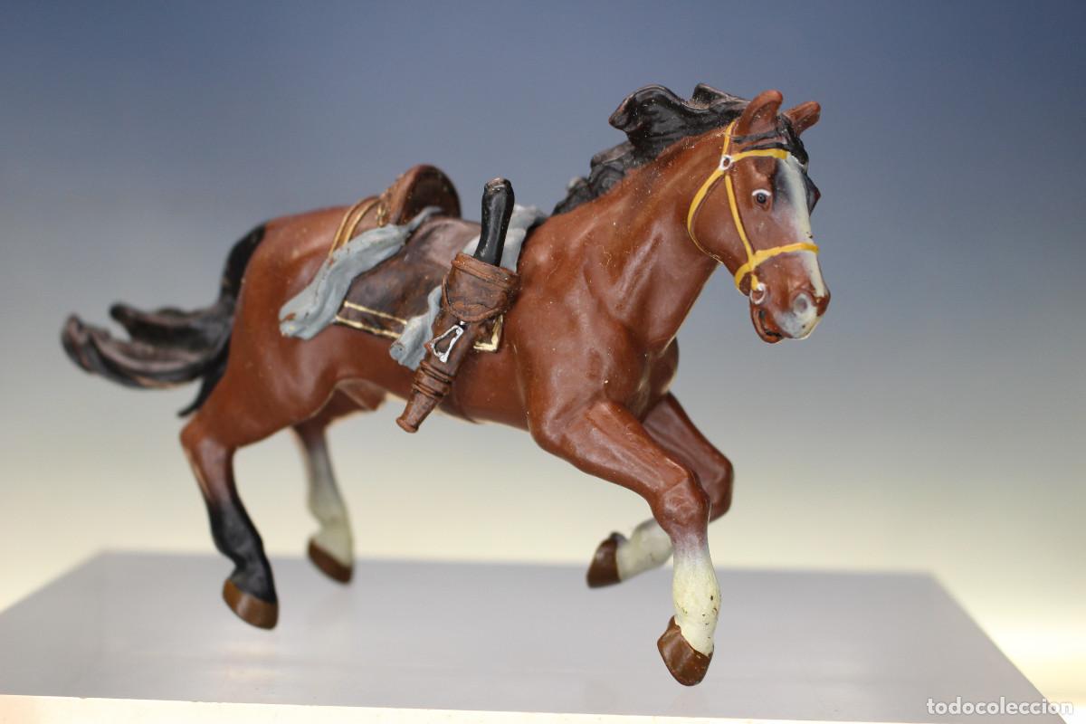 Figuras de goma y PVC: Figura PVC: Caballo de mosquetero. Papo, 2001.