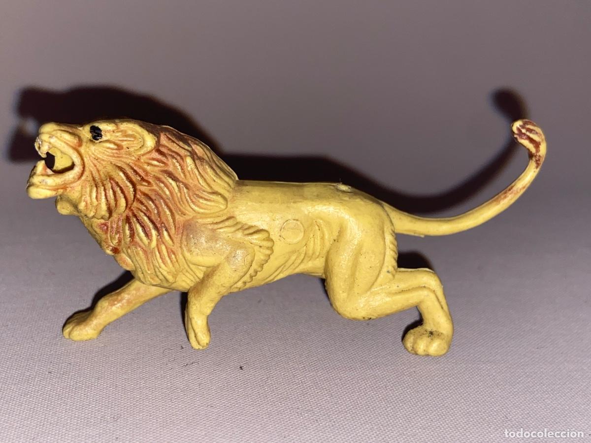 Figuras de goma y PVC: ANTIGUO FIGURA DE &ldquo; LEON &ldquo; SERIE ANIMALES DE PECH