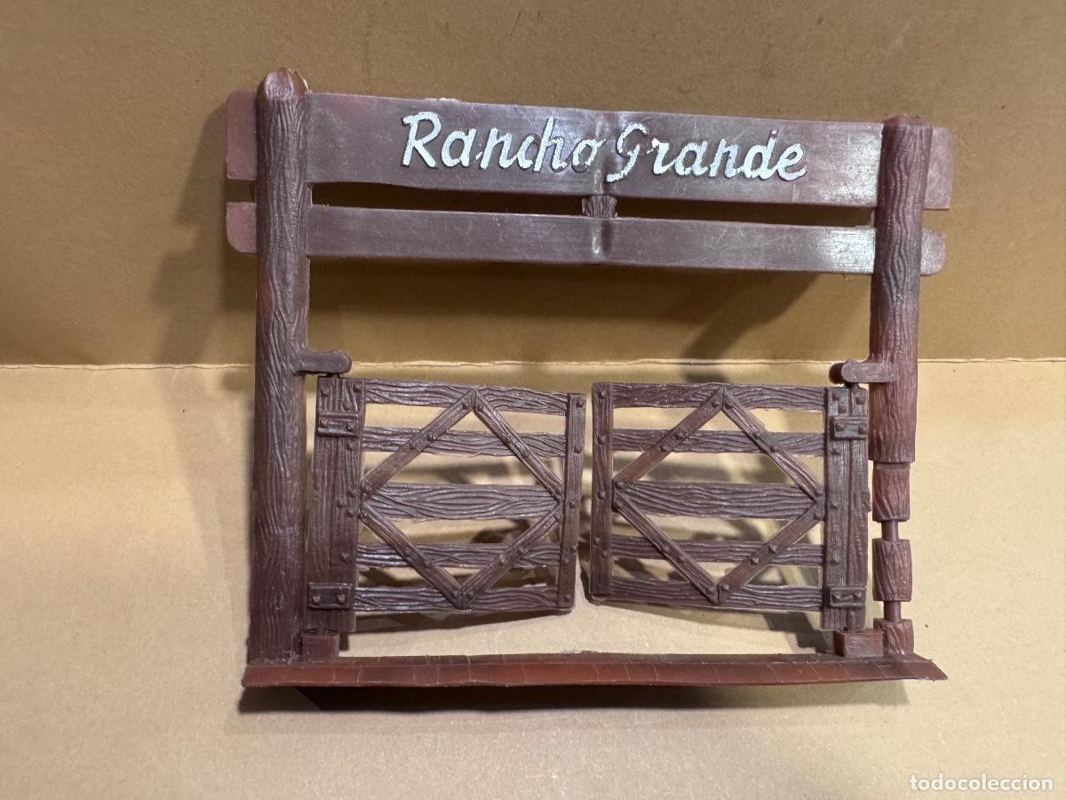 Figuras de goma y PVC: REAMSA ALL&Aacute; EN EL RANCHO GRANDE ENTRADA PUERTA PRINCIPAL -ORIGINAL DE &Eacute;POCA (G)