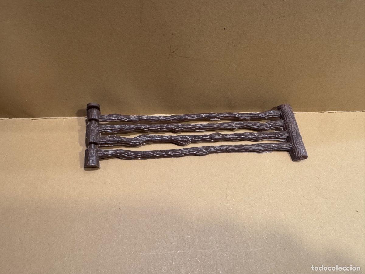 Figuras de goma y PVC: REAMSA ALL&Aacute; EN EL RANCHO GRANDE ENTRADA PUERTA PRINCIPAL -ORIGINAL DE &Eacute;POCA (G)